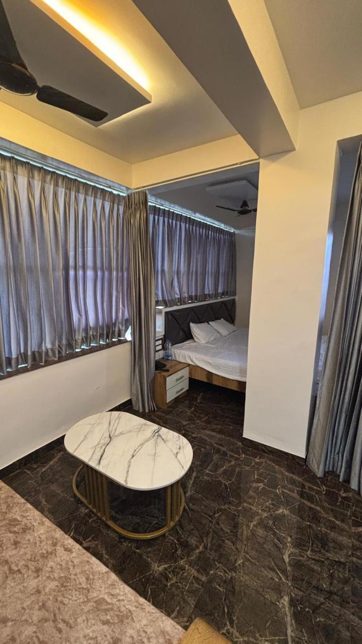 Royal Pure Veg Restaurant And Lodging Ambegaon المظهر الخارجي الصورة